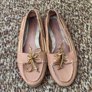 Womens tan sperrys